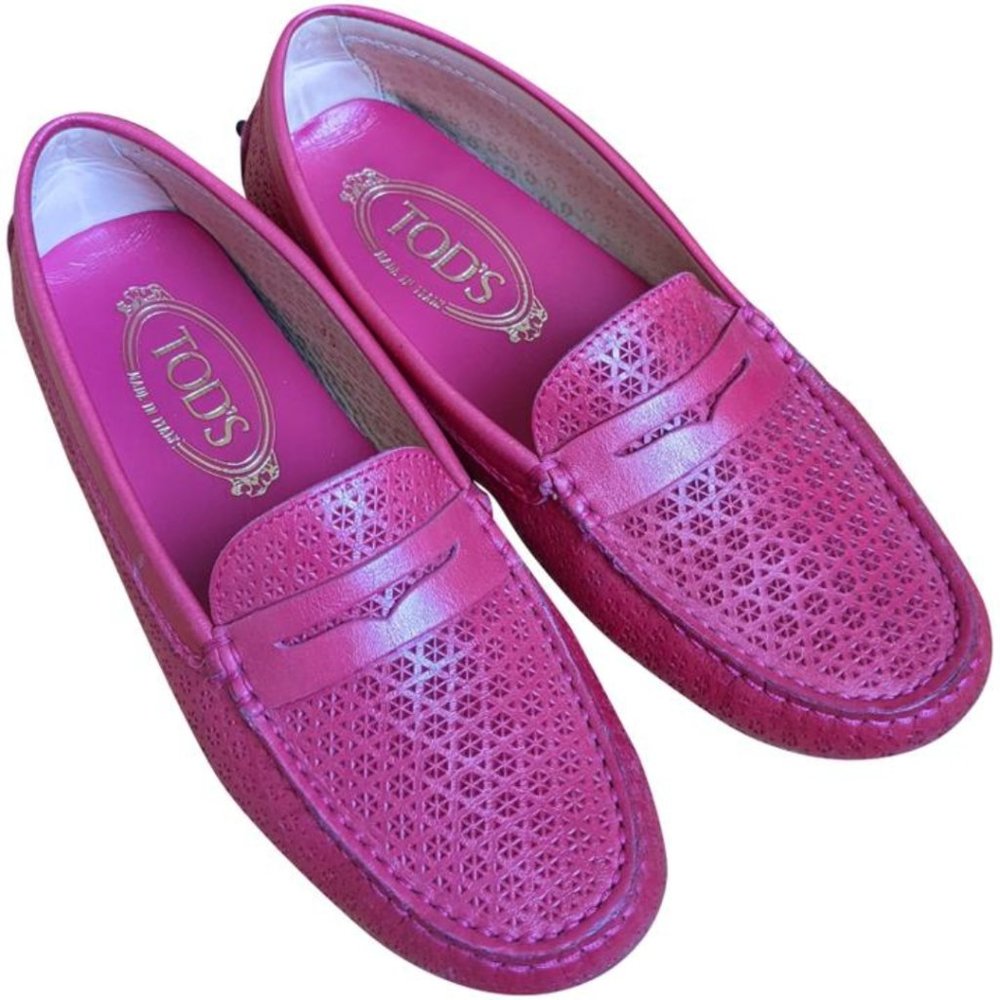 SOLD.--- TOD'S Pink Gommino Leather Loafers